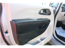 2020 Chrysler Pacifica Touring Minivan 4D Thumbnail 8