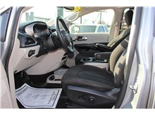 2020 Chrysler Pacifica Touring Minivan 4D Thumbnail 9
