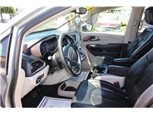 2020 Chrysler Voyager LXi Minivan 4D Thumbnail 10