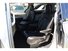 2020 Chrysler Voyager LXi Minivan 4D Thumbnail 11
