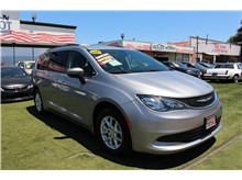 2020 Chrysler Voyager LXi Minivan 4D Thumbnail 7