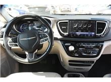 2021 Chrysler Pacifica Hybrid Touring L Van 4D Thumbnail 11