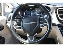 2021 Chrysler Pacifica Hybrid Touring L Van 4D Thumbnail 12
