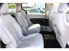 2021 Chrysler Pacifica Hybrid Touring L Van 4D Thumbnail 9
