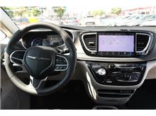 2023 Chrysler Pacifica Hybrid Touring L Van 4D Thumbnail 11