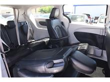 2024 Chrysler Pacifica Hybrid Select Van 4D Thumbnail 10