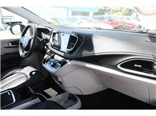 2024 Chrysler Pacifica Hybrid Select Van 4D Thumbnail 8