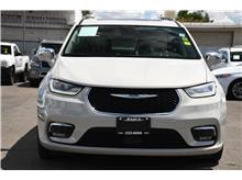 2021 Chrysler Pacifica Hybrid Limited Van 4D Thumbnail 2