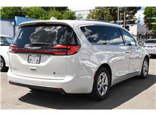 2021 Chrysler Pacifica Hybrid Limited Van 4D Thumbnail 4