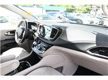 2021 Chrysler Pacifica Hybrid Limited Van 4D Thumbnail 9