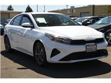 2023 Kia Forte LXS Sedan 4D Thumbnail 3