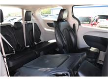 2023 Chrysler Pacifica Hybrid Touring L Van 4D Thumbnail 10