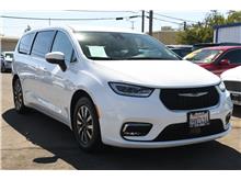 2023 Chrysler Pacifica Hybrid Touring L Van 4D Thumbnail 3
