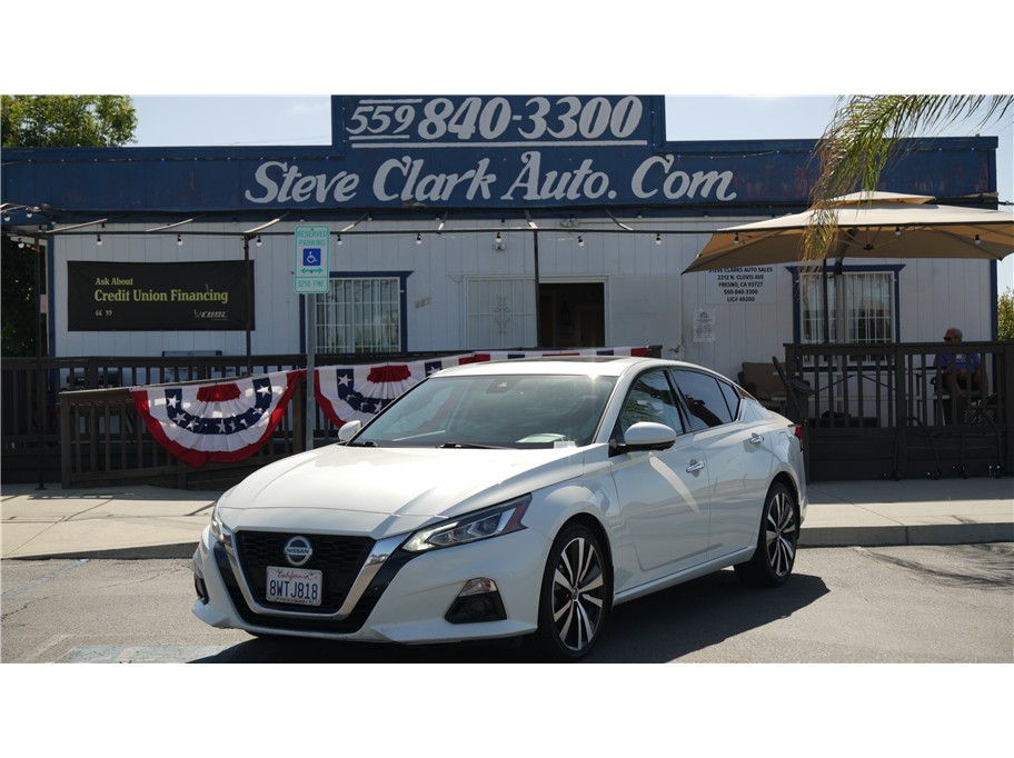 2021 Nissan Altima 2.5 Platinum Sedan 4D