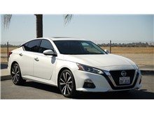 2021 Nissan Altima 2.5 Platinum Sedan 4D Thumbnail 3