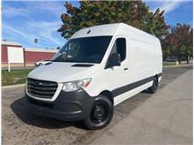 2020 Freightliner Sprinter 2500 Cargo SUPER LOW MILES LONG TALL