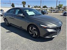 2025 Hyundai Elantra SEL Convenience Sedan 4D Thumbnail 3