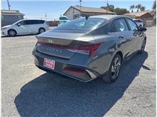 2025 Hyundai Elantra SEL Convenience Sedan 4D Thumbnail 5