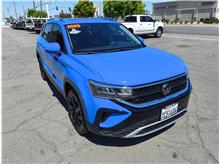 2023 Volkswagen Taos SE Sport Utility 4D Thumbnail 2
