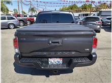 2022 Toyota Tacoma Double Cab TRD Off-Road Pickup 4D 5 ft Thumbnail 11