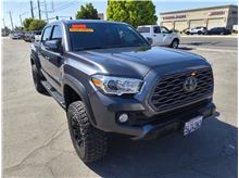 2022 Toyota Tacoma Double Cab TRD Off-Road Pickup 4D 5 ft Thumbnail 2