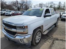 2018 Chevrolet Silverado 1500 Crew Cab LT Pickup 4D 5 3/4 ft Thumbnail 2