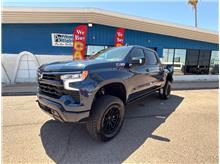 2022 Chevrolet Silverado 1500 Crew Cab RST Pickup 4D 5 3/4 ft Thumbnail 2