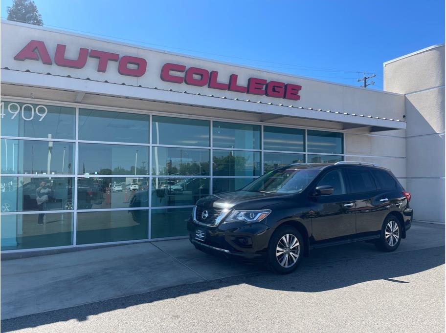 2019 Nissan Pathfinder from Auto College