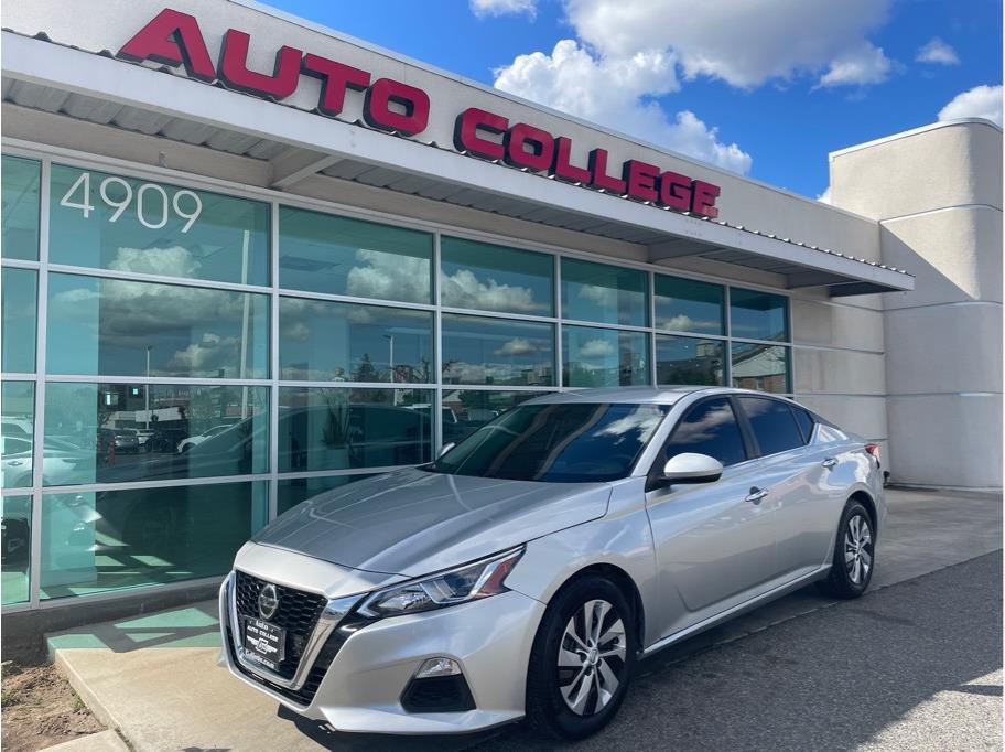 2020 Nissan Altima from Auto College