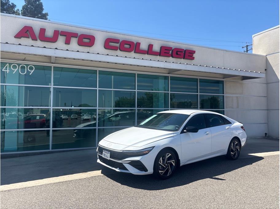 2025 Hyundai Elantra Hybrid from Auto College