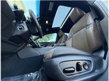 Vehicle Thumb #16