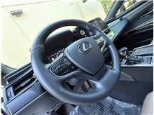 Vehicle Thumb #9