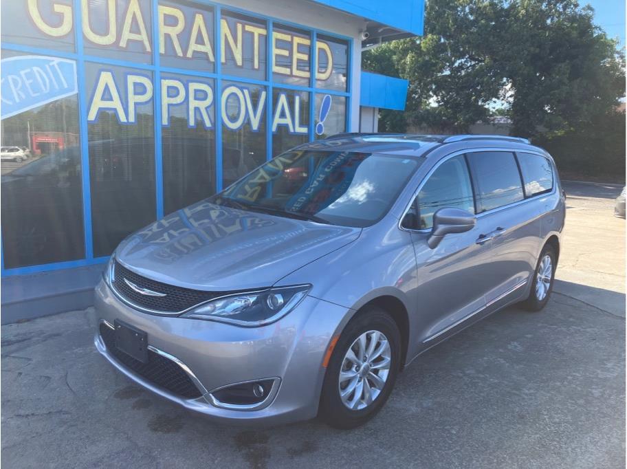 2019 Chrysler Pacifica from Payless Car Sales