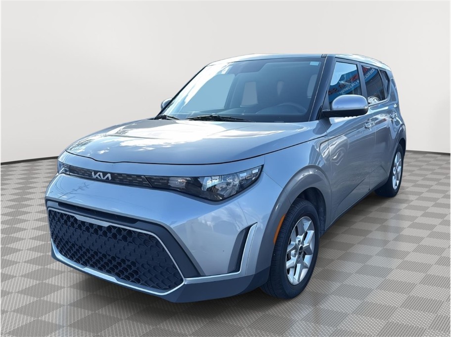 2023 Kia Soul LX's photo