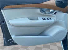 Vehicle Thumb #17