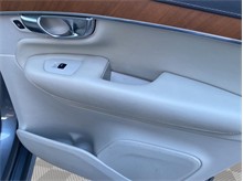 Vehicle Thumb #44