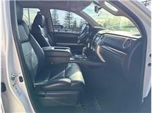 Vehicle Thumb #19