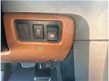 Vehicle Thumb #19
