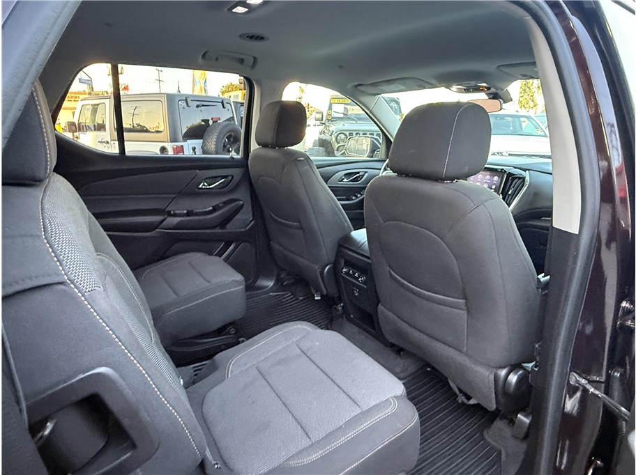 2020 Chevrolet Traverse 1LT - Photo 27