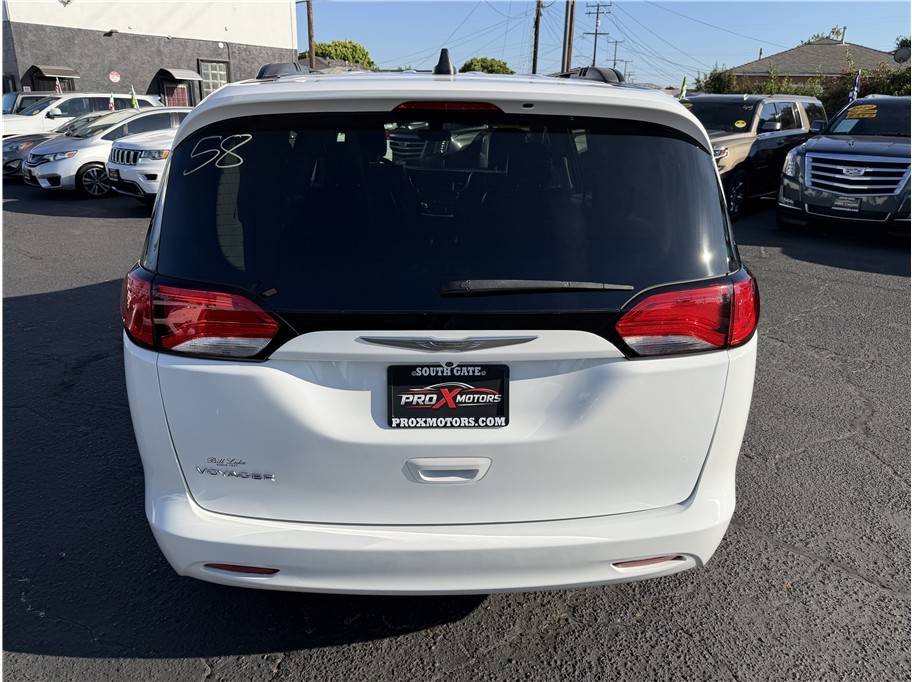 2021 Chrysler Voyager LXI - Photo 12