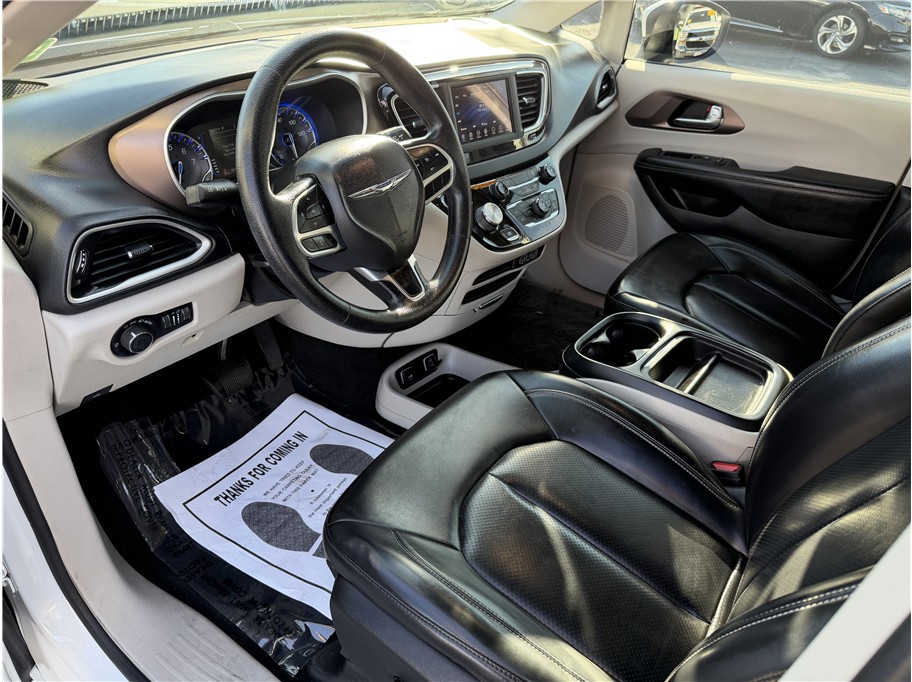 2021 Chrysler Voyager LXI - Photo 16