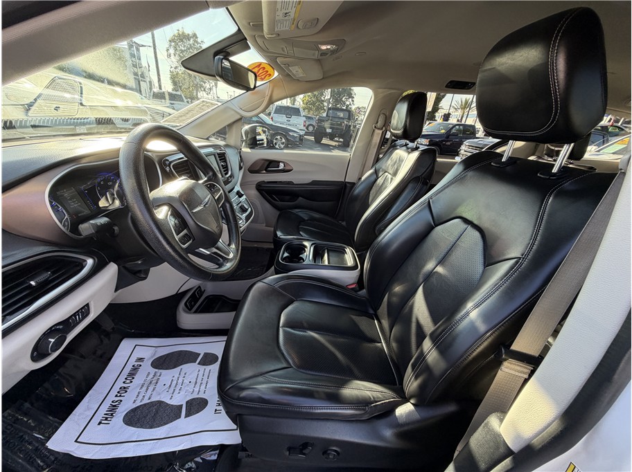 2021 Chrysler Voyager LXI - Photo 17