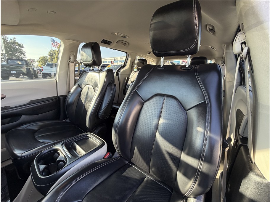 2021 Chrysler Voyager LXI - Photo 18