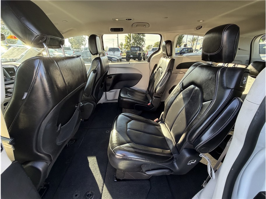2021 Chrysler Voyager LXI - Photo 19