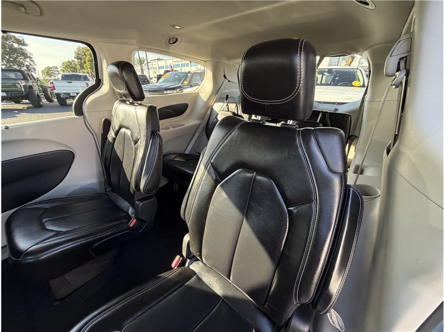 2021 Chrysler Voyager LXI - Photo 21