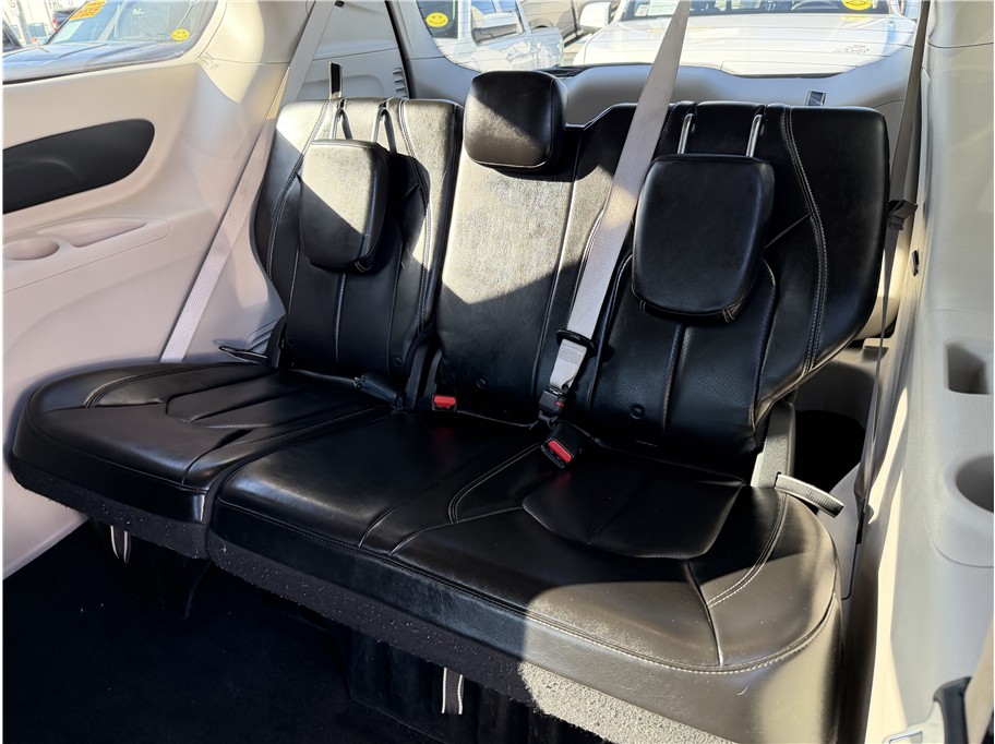 2021 Chrysler Voyager LXI - Photo 22