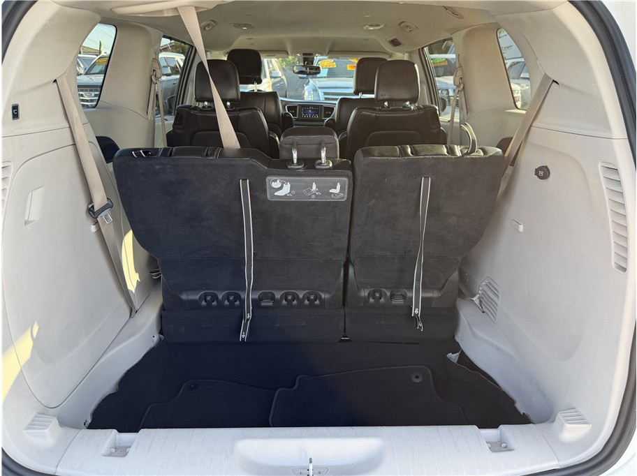 2021 Chrysler Voyager LXI - Photo 23