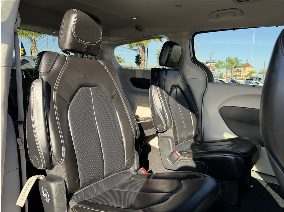 2021 Chrysler Voyager LXI - Photo 26