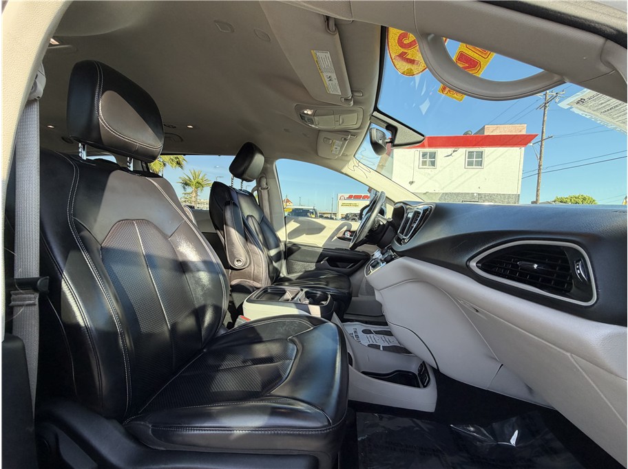 2021 Chrysler Voyager LXI - Photo 31