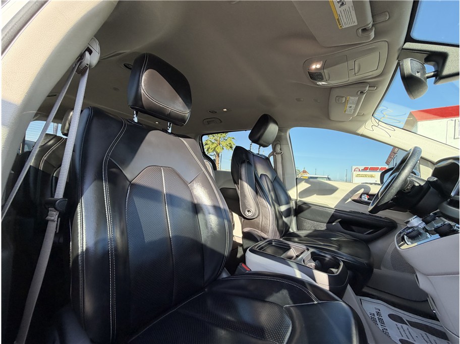 2021 Chrysler Voyager LXI - Photo 32